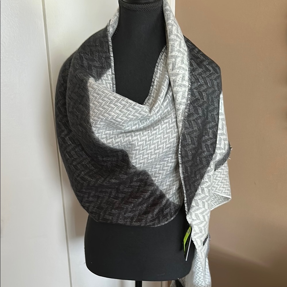 Fraas Monochrome Scarf with Subtle Patterns